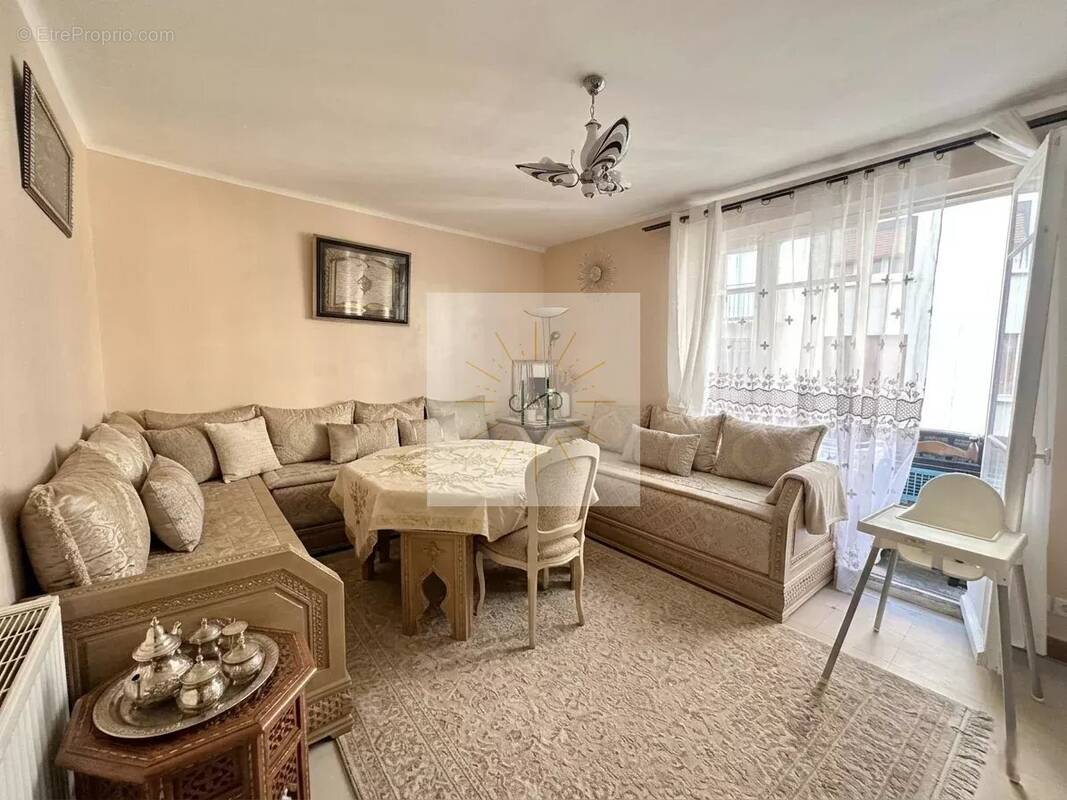 Appartement à BOURG-SAINT-ANDEOL