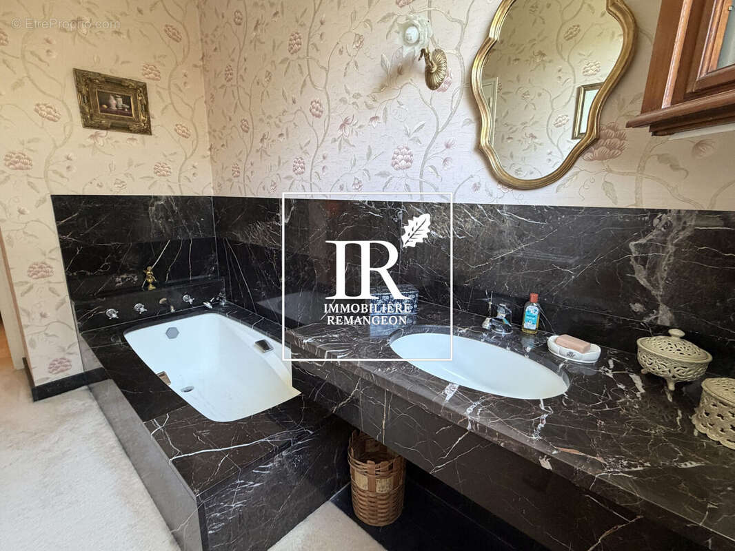 Maison 196 m² à Lamotte-Beuvron  - photo 8