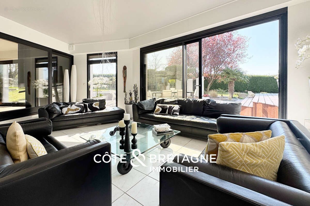 Maison d'architecte avec jardin paysager a tregueux pres de saint-brieuc  réf : 202588 - photo 2