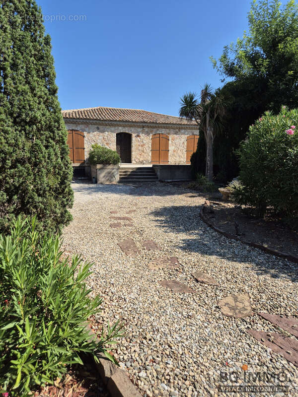Villa F6/7 sur 1554 m2 de terrain avec garage et piscine - photo 18