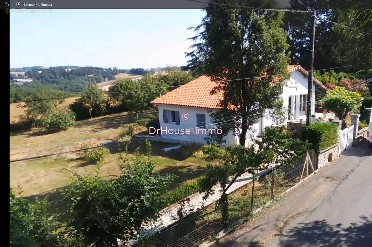 Maison 91 m² à Montredon-Labessonnie  - photo 2