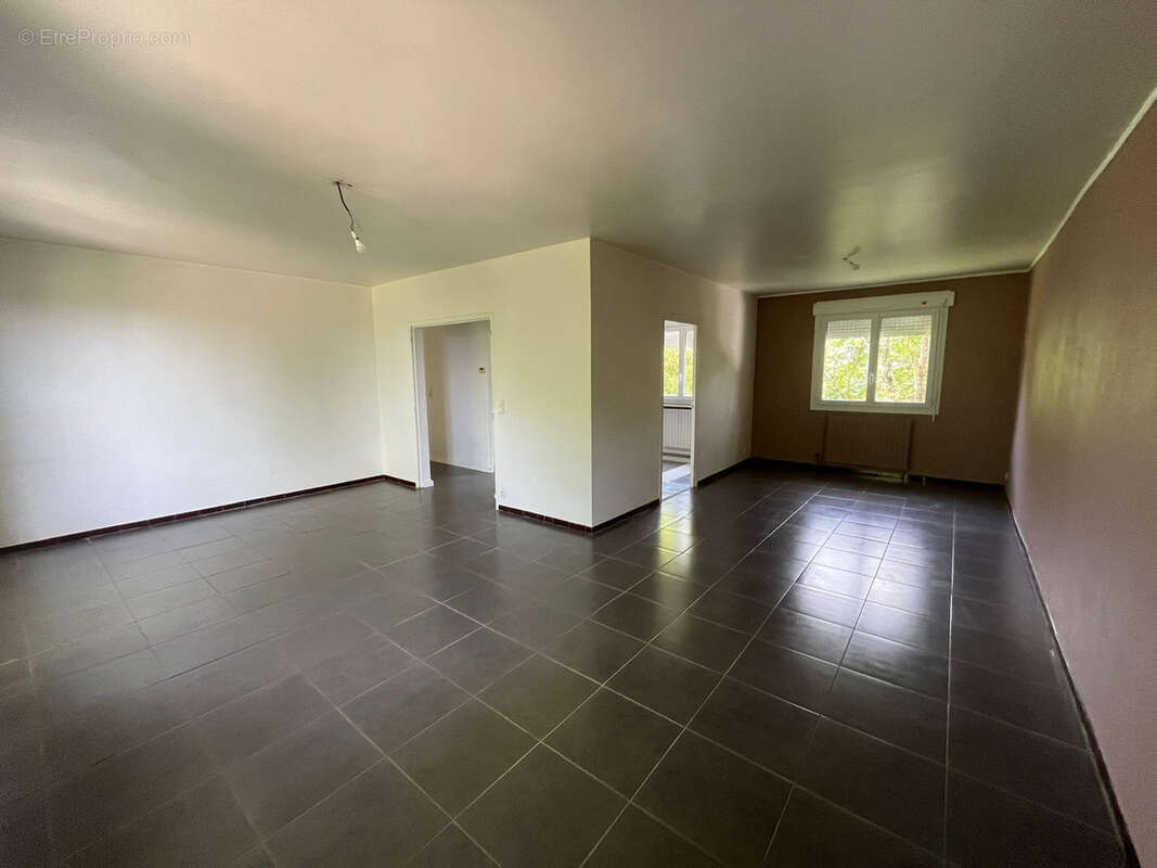 Charmante villa de 124 m2 sur les hauteurs de Pujols, offrant confort, espace et tranquillité ! - photo 2