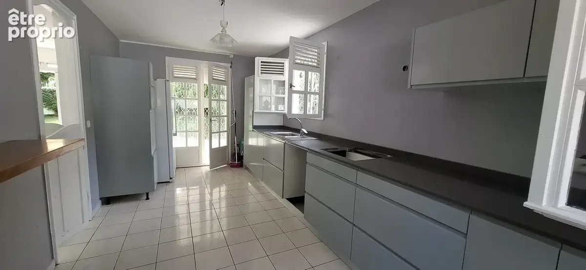 Maison 10 pièces 180 m² à vendre à Le Gosier (97190) - photo 4