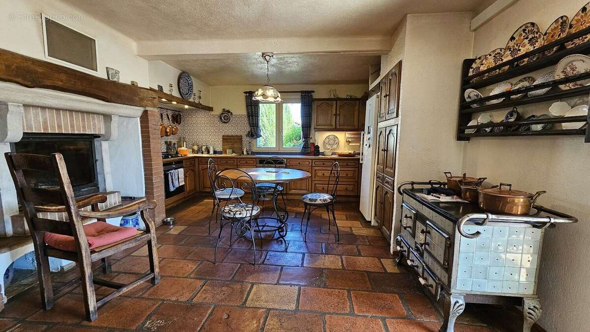 Grande maison, piscine et granges - photo 6