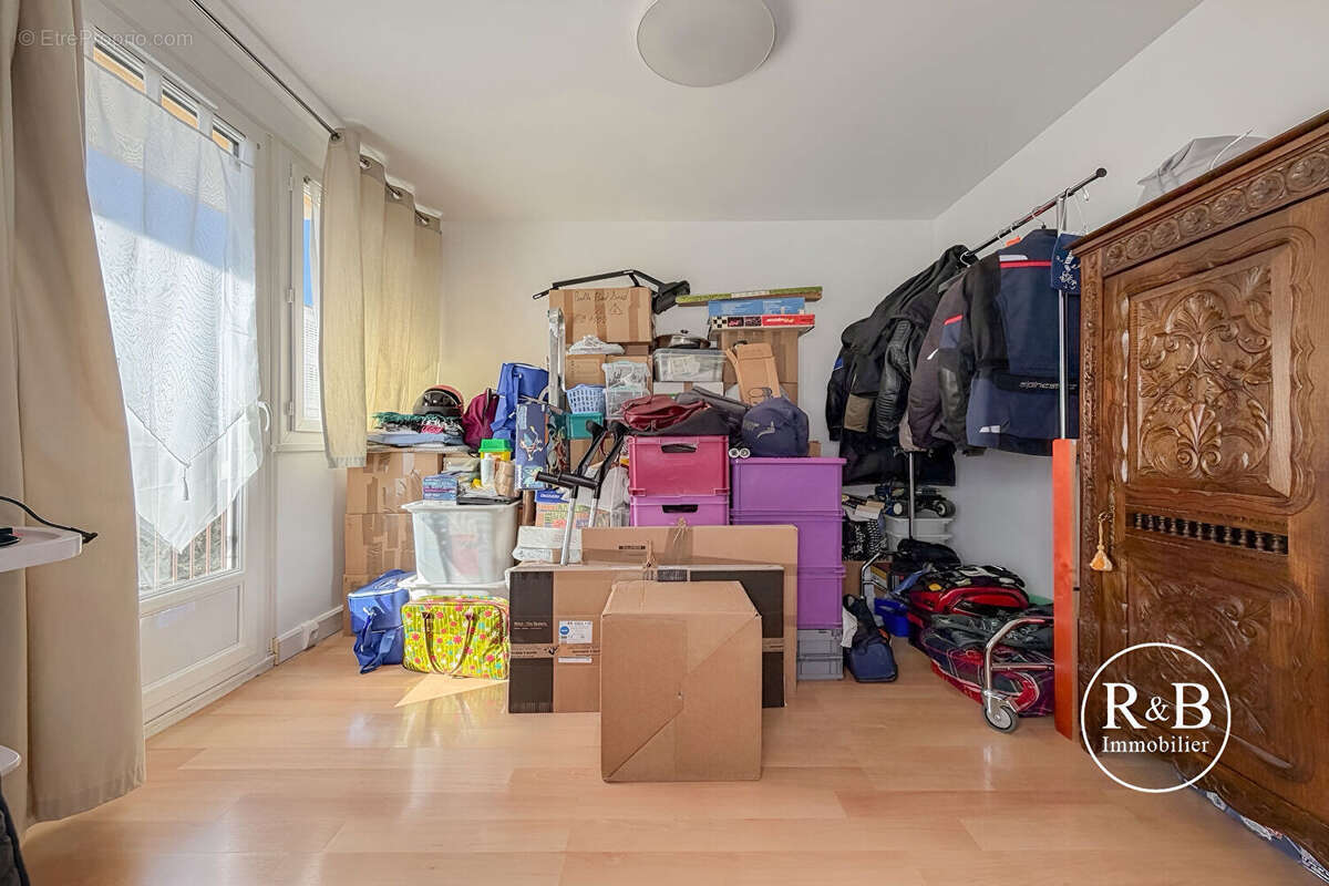Appartement à LES CLAYES-SOUS-BOIS