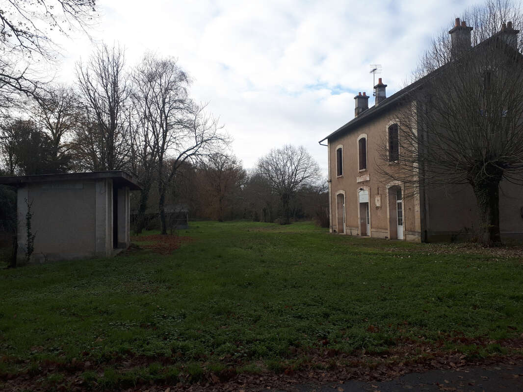 Maison à AVAILLES-LIMOUZINE