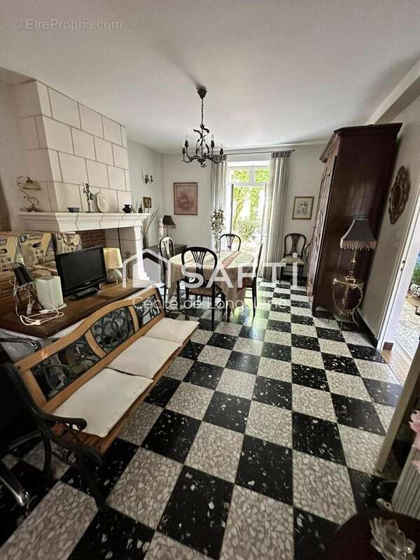 Photo 8 - Maison à AZAY-LE-FERRON