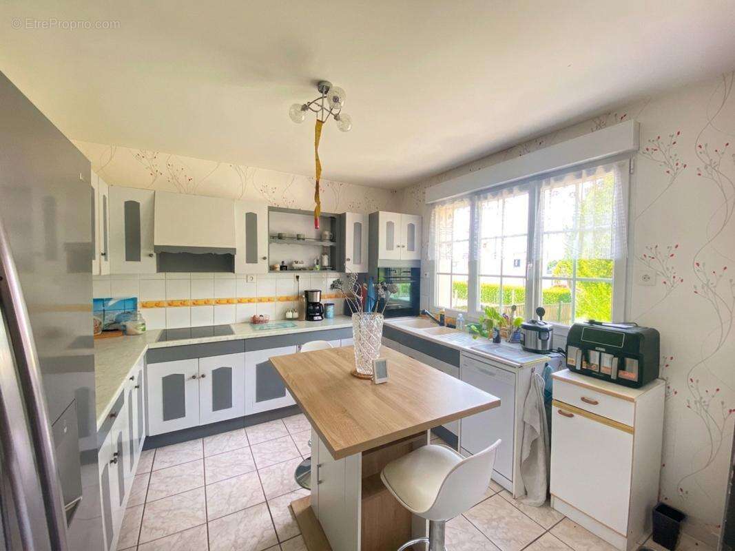 Maison à LOCQUELTAS