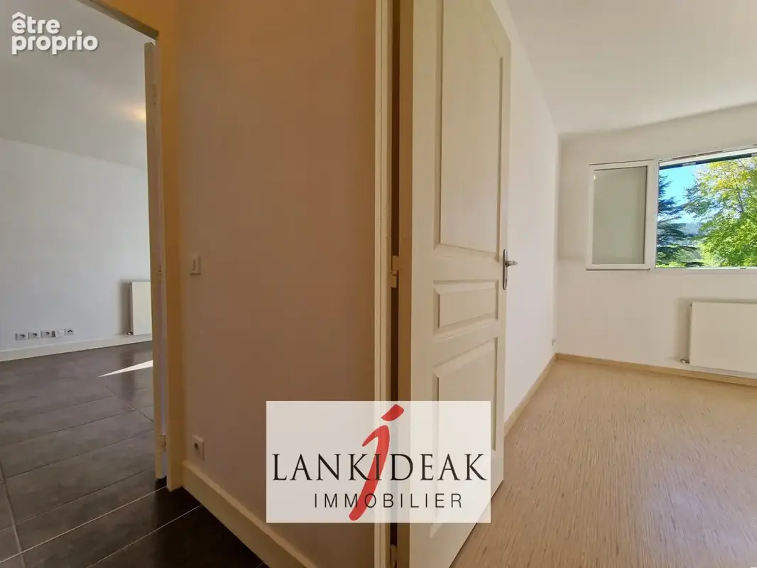 Appartement T2 de 45 m2 avec place parking privative au centre d'Hasparren - photo 7