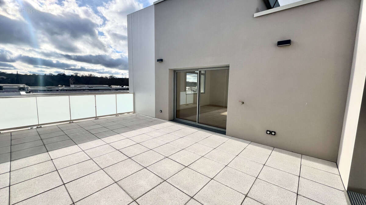 Appartement à AUZEVILLE-TOLOSANE