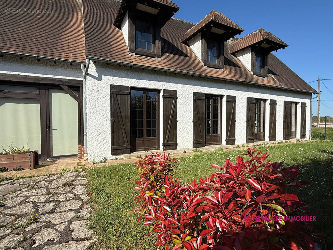 Maison à SAINT-HILAIRE-SAINT-MESMIN