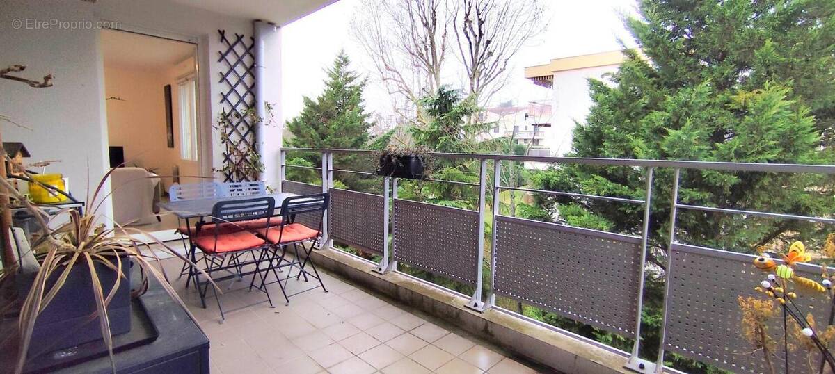Appartement à TASSIN-LA-DEMI-LUNE