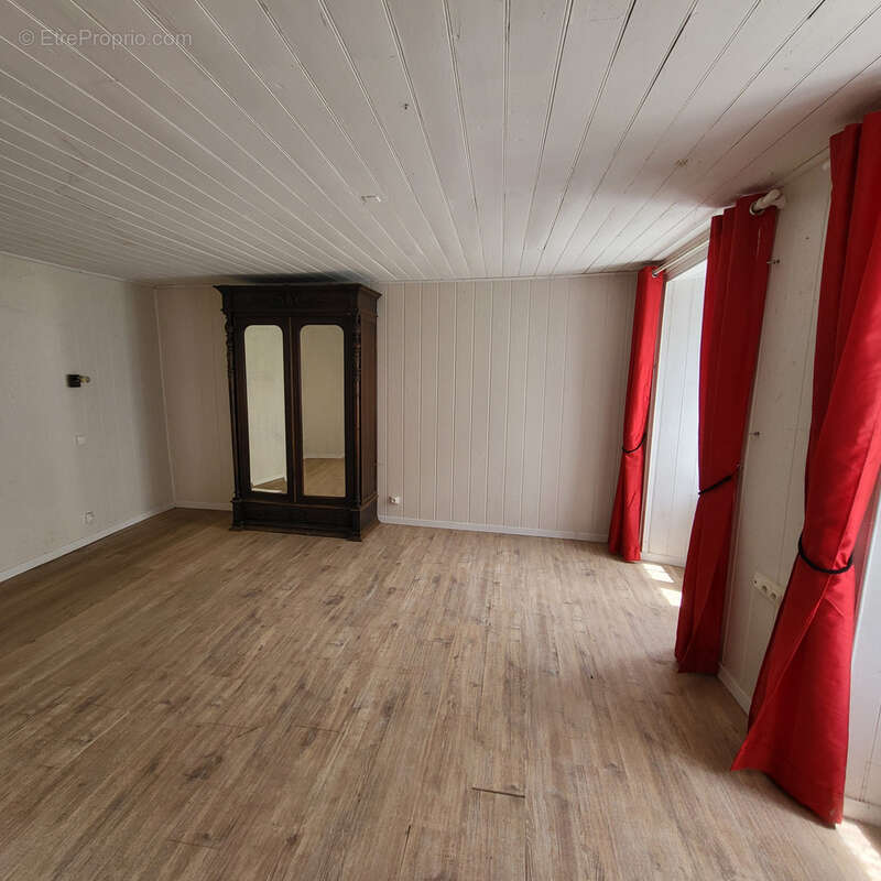 Maison à PRADIERS