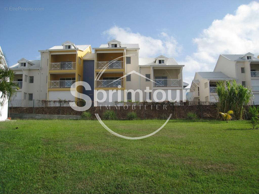 Appartement à BAIE-MAHAULT