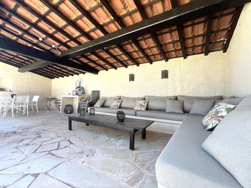 Maison à BAGNOLS-EN-FORET