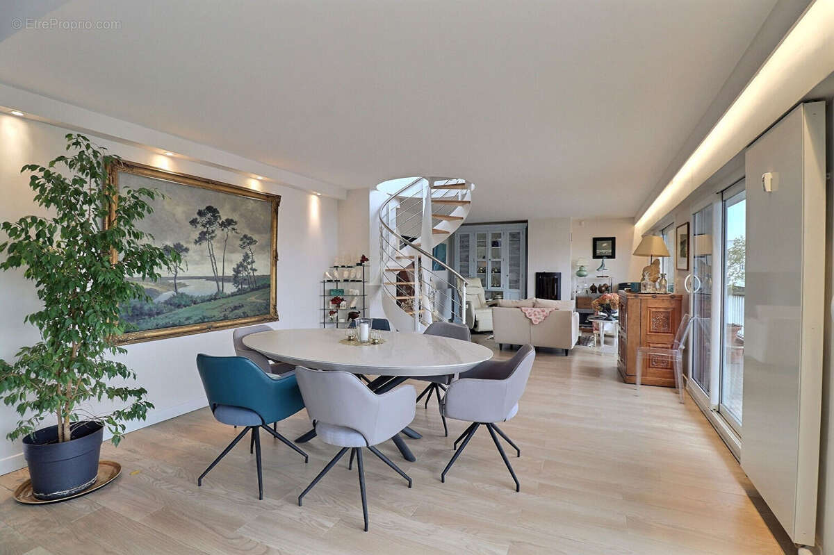Appartement à MAISONS-LAFFITTE