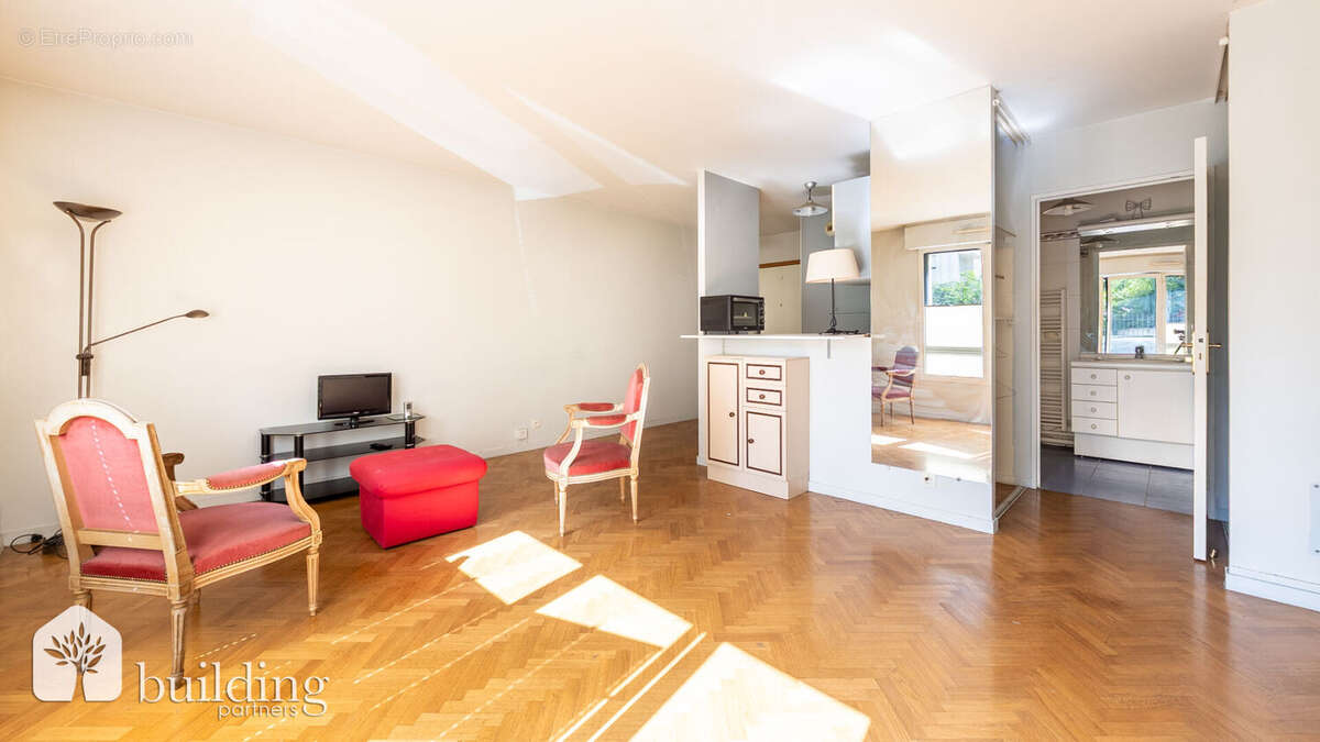 Appartement à PARIS-17E