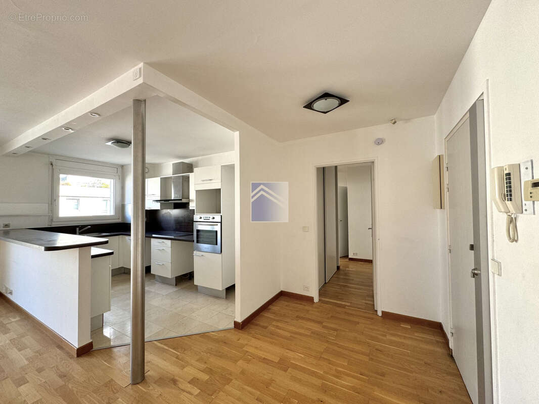 Appartement à COURBEVOIE