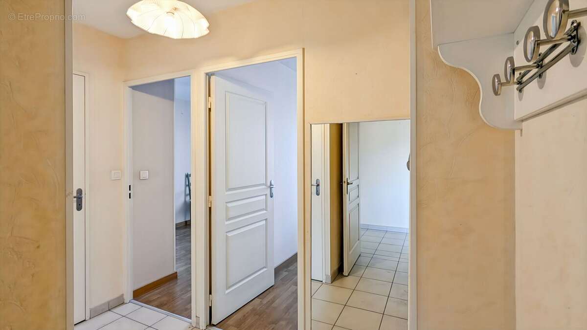 Appartement à PIERRE-BENITE