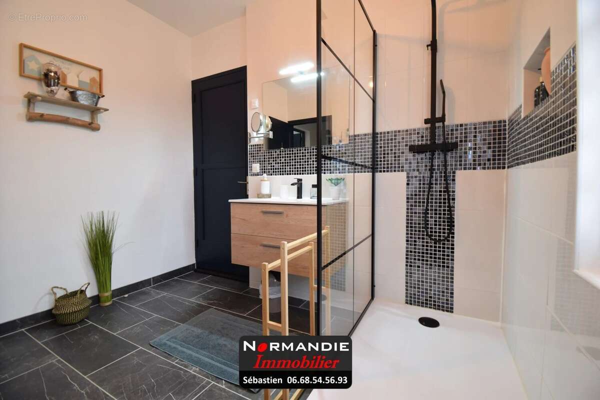 Maison à CANY-BARVILLE