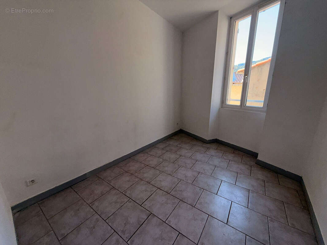 Appartement à ROQUEVAIRE