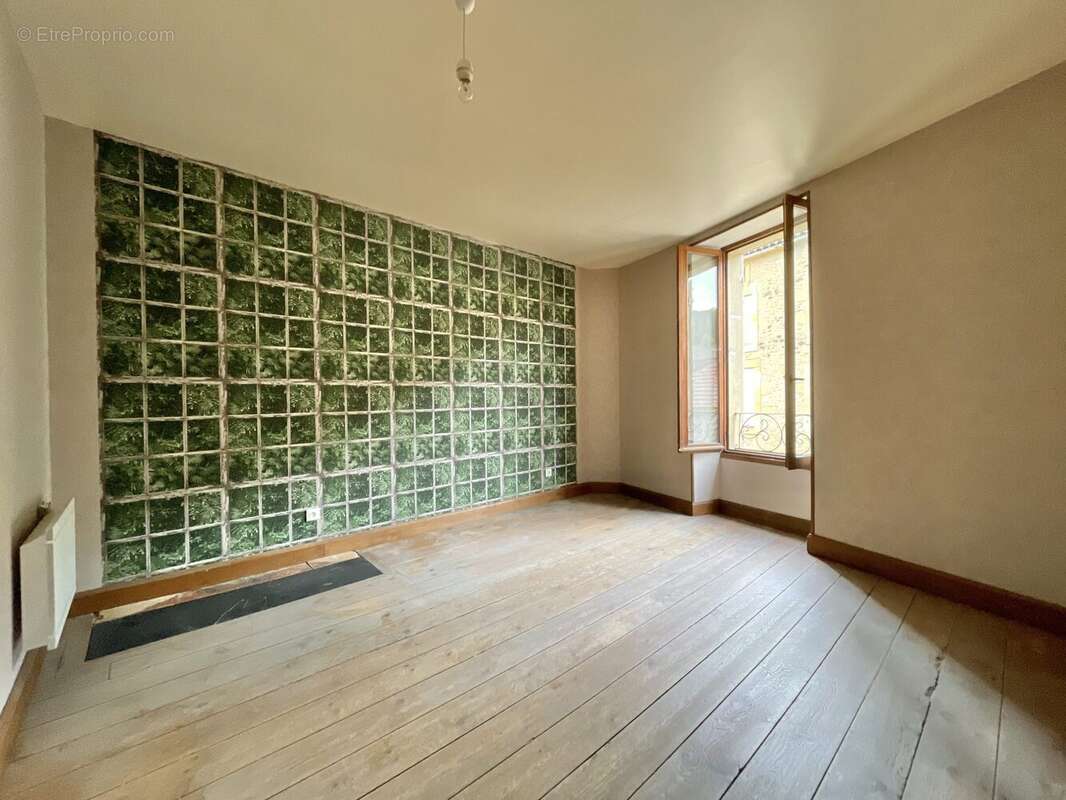 Maison à LE BUISSON-DE-CADOUIN