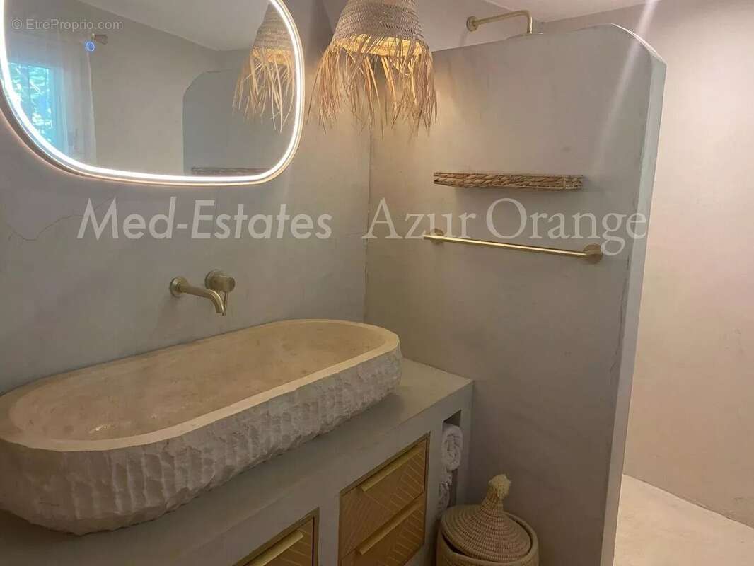 Maison à LA GARDE-FREINET