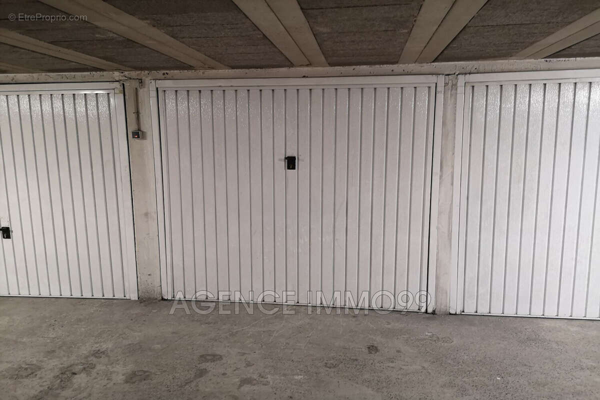 Parking à MANDELIEU-LA-NAPOULE