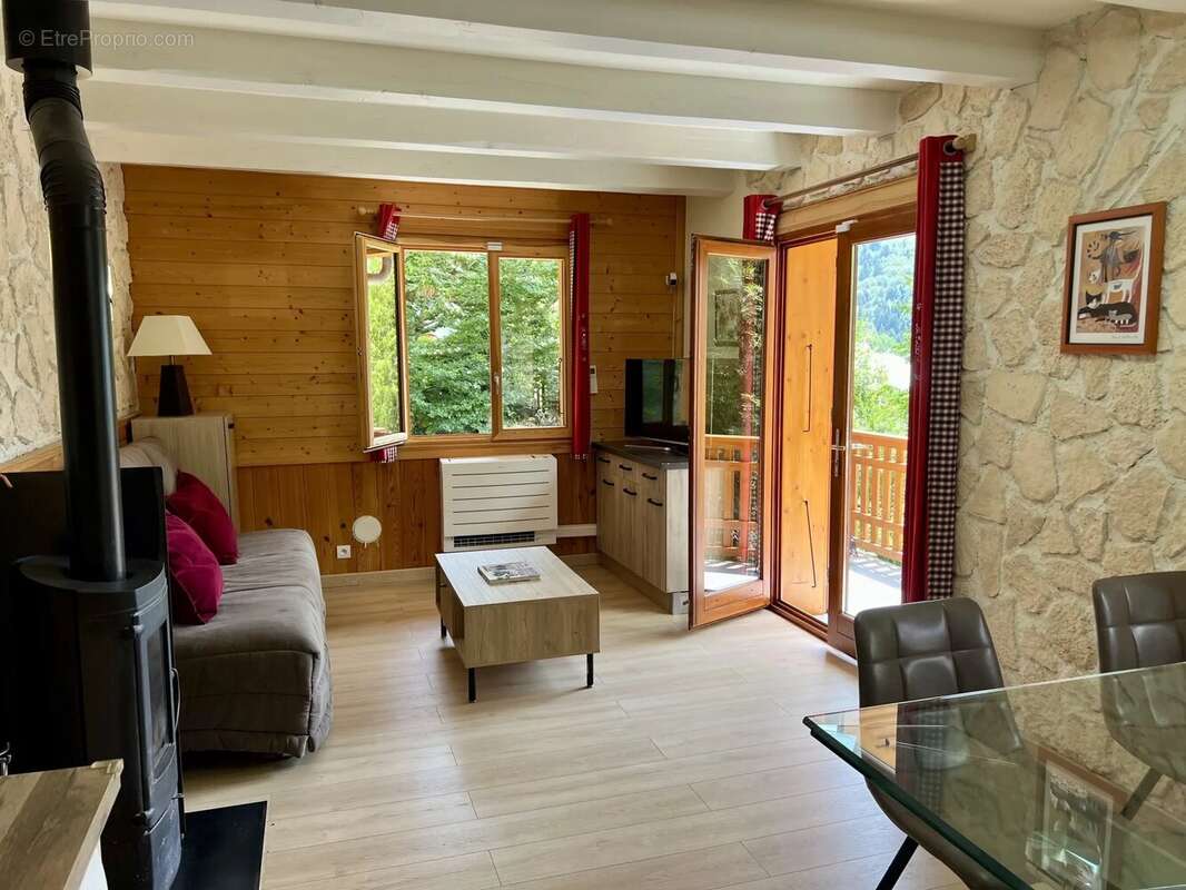 Chalet rénové en deux appartements - photo 6