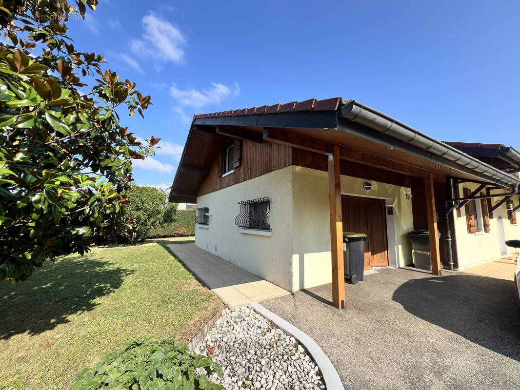 Maison à VETRAZ-MONTHOUX