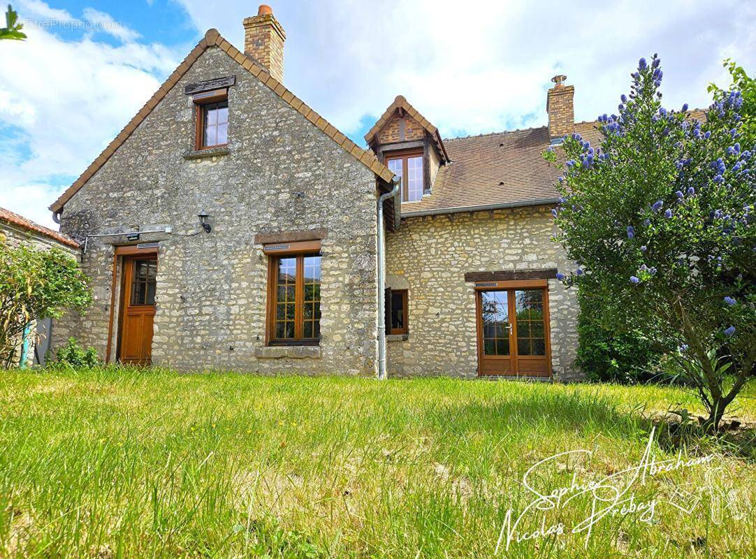 Maison à TOURY