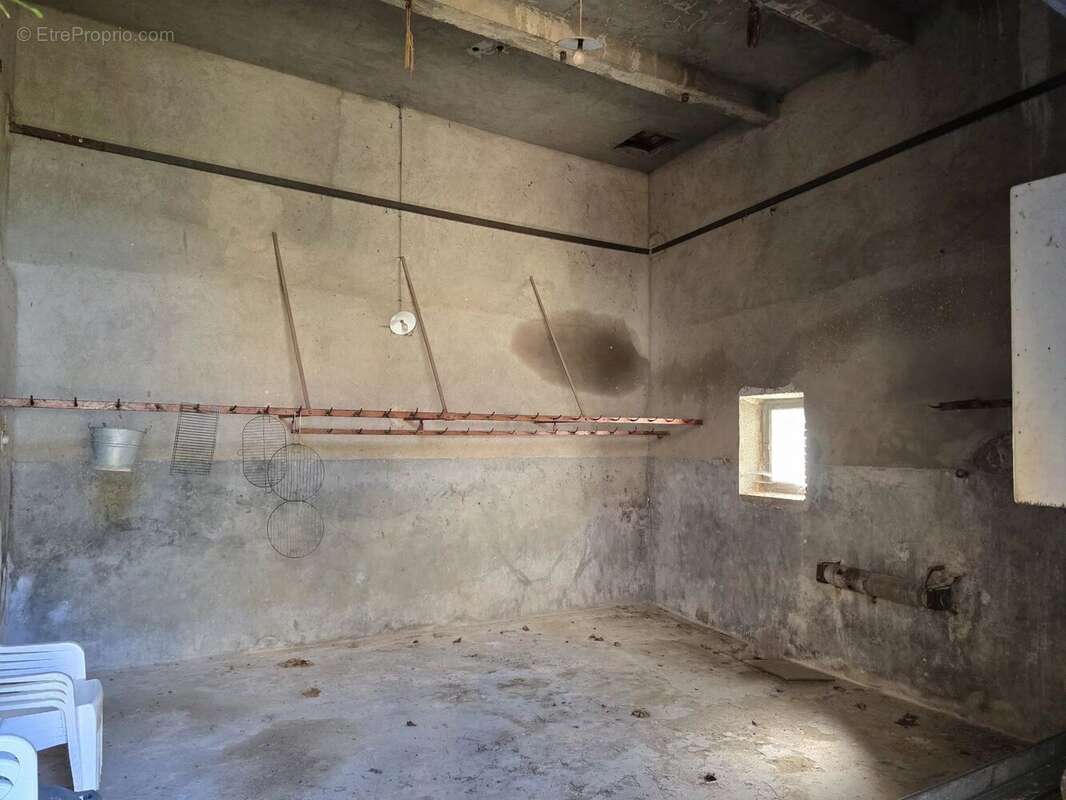 Maison à SAINT-GERMAIN-LEMBRON