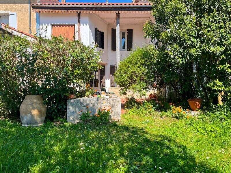 Maison à SAINT-CLAR