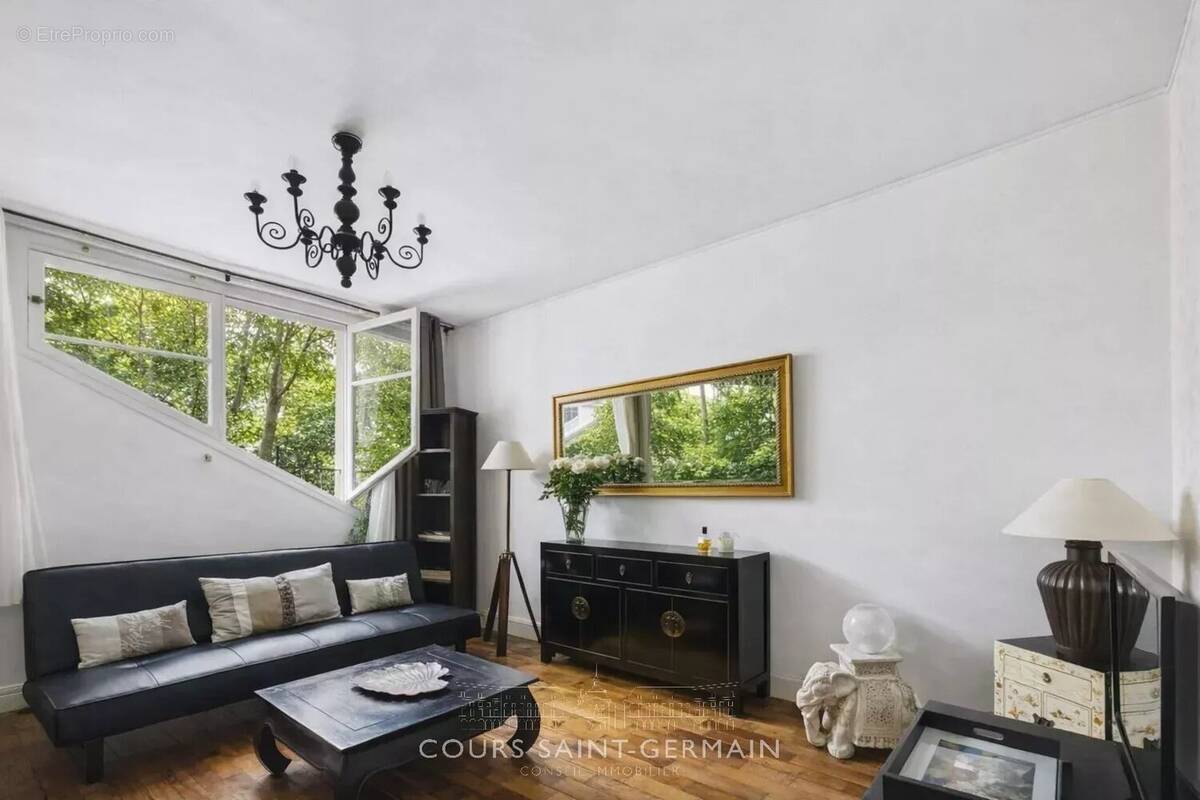 Appartement à PARIS-18E