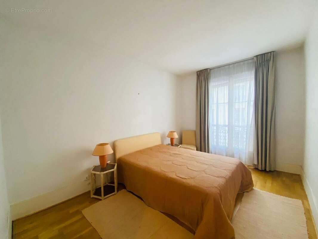 Appartement à PARIS-11E