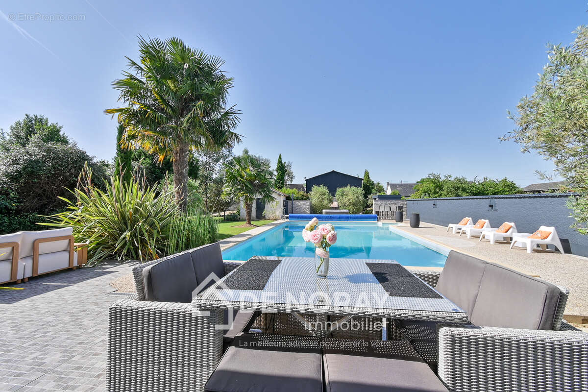 Maison à vendre Joué-lès-Tours 6 chambres 173m2 piscine - photo 2