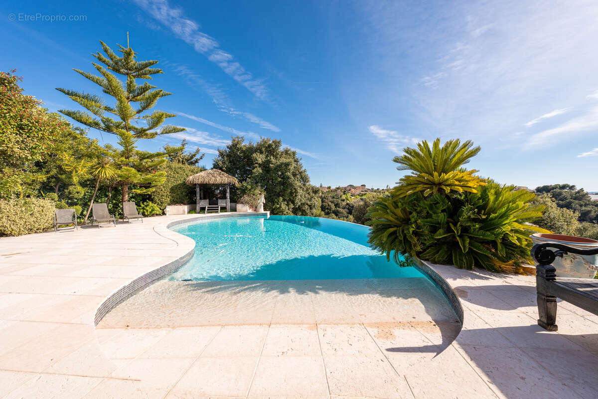 Maison à CAGNES-SUR-MER