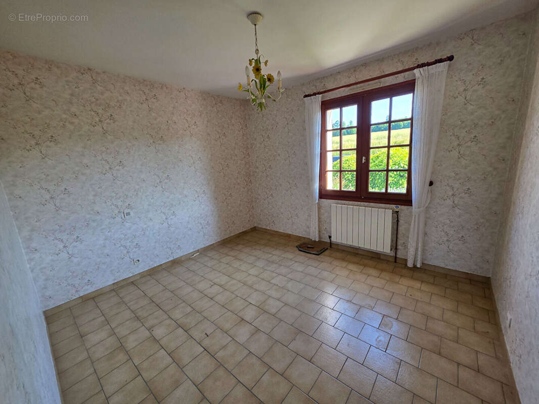 Maison à LA NEUVILLE-SUR-OUDEUIL