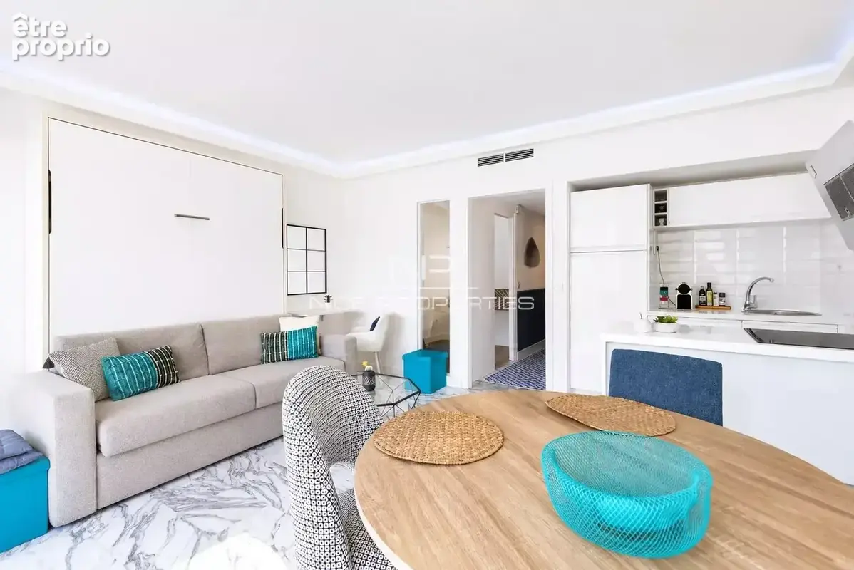 Promenade des Anglais, grand studio avec alcove couchage sur beau balcon et vue mer - photo 4