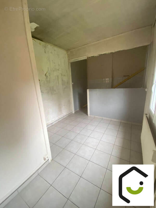 cuisine - Maison à ROSIERES-EN-SANTERRE