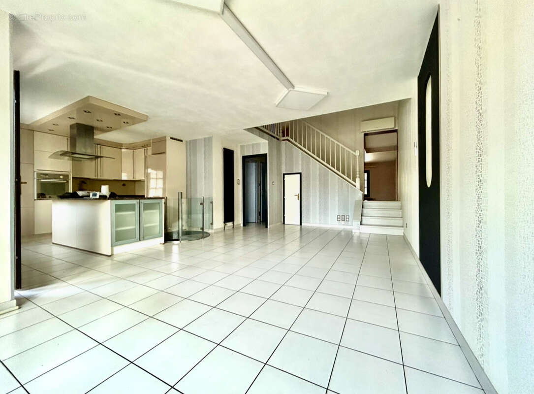 Maison à LYON-8E