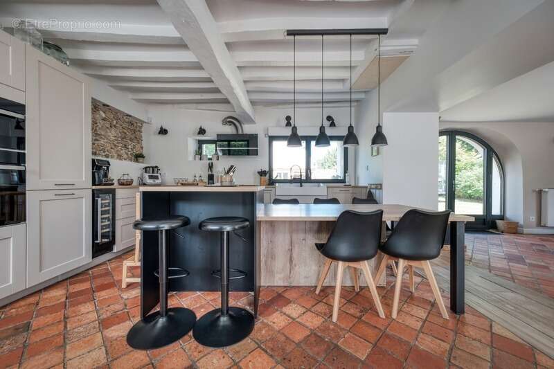 EXCLUSIVITE - Dpt Yvelines (78), à vendre à AUTOUILLET, Maison de caractère 5 pièces - photo 7