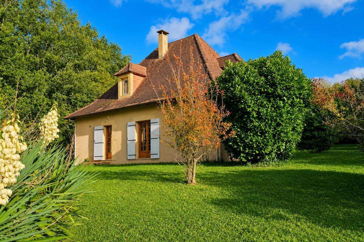 Maison 8 pièces spacieuse à Sainte-Foy-de-Longas - photo 14