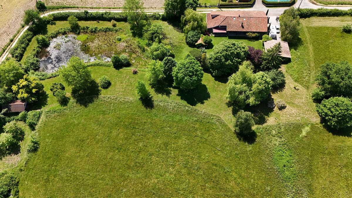 Maison à CHANOZ-CHATENAY
