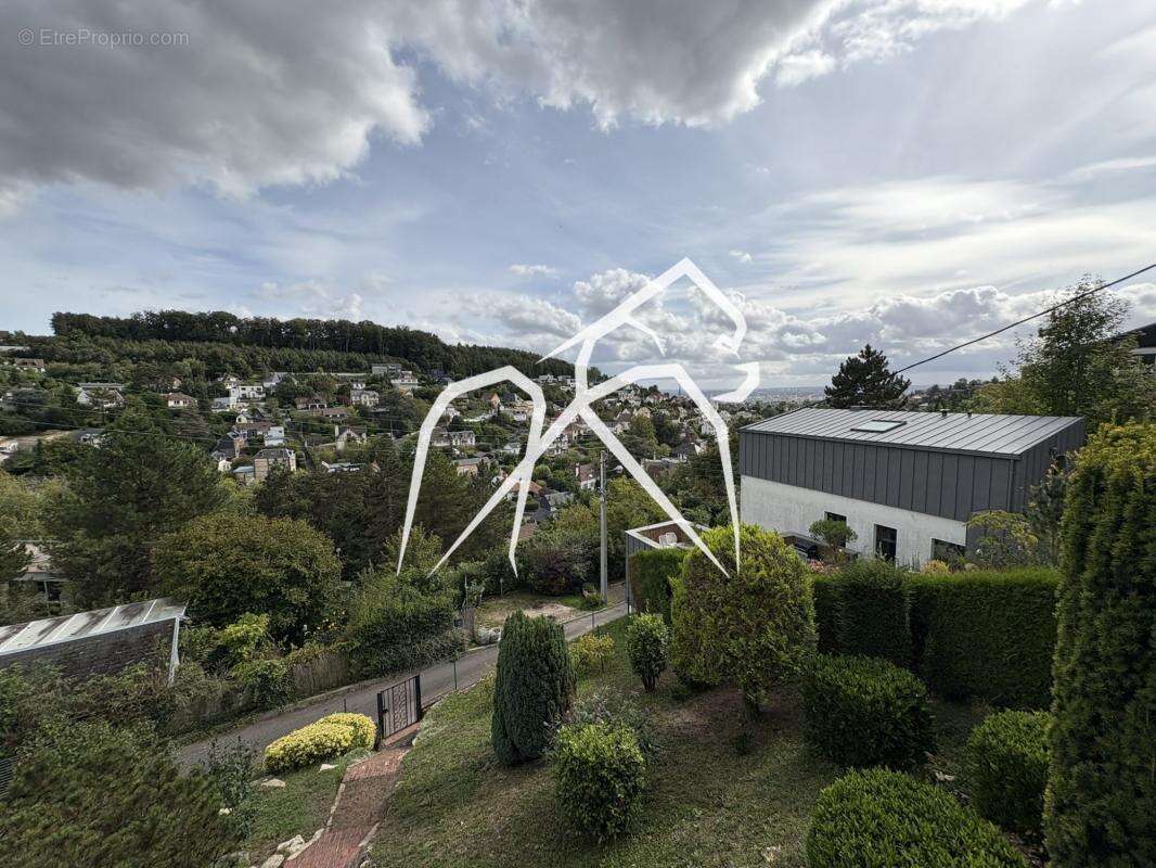 Maison à MONT-SAINT-AIGNAN