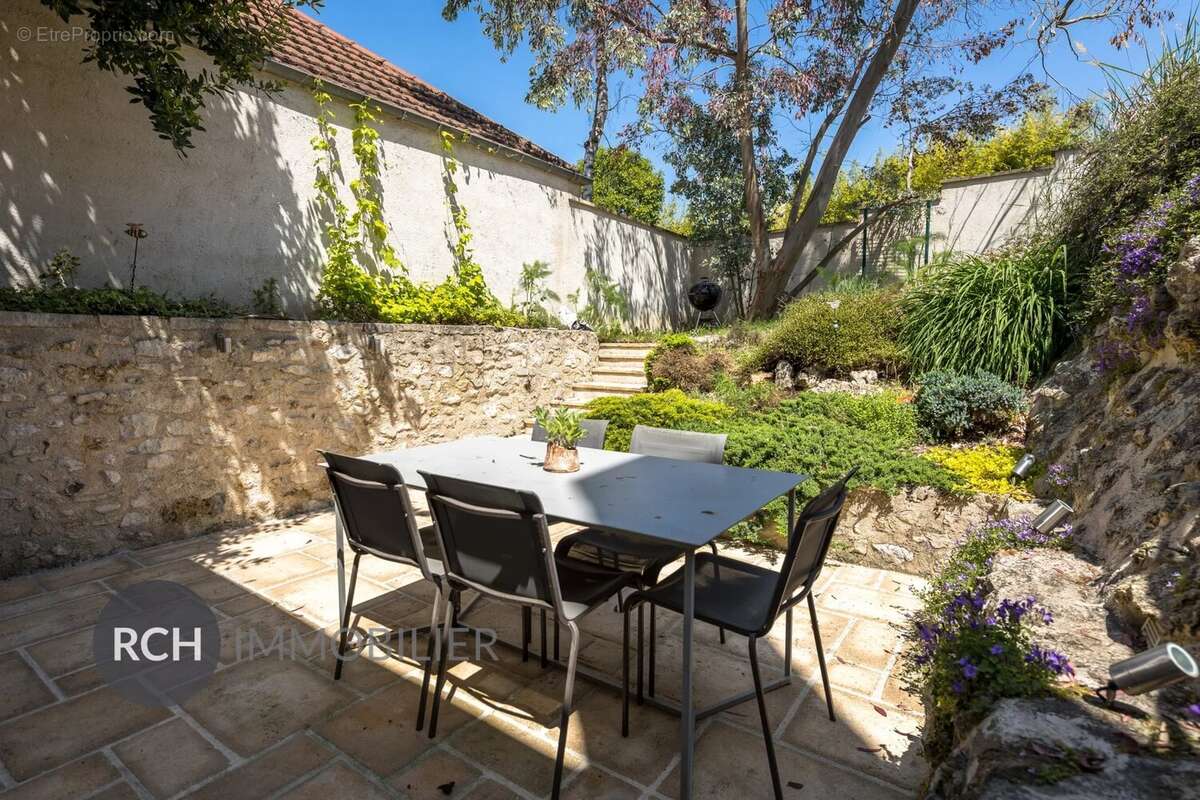 Maison à VILLIERS-SAINT-FREDERIC