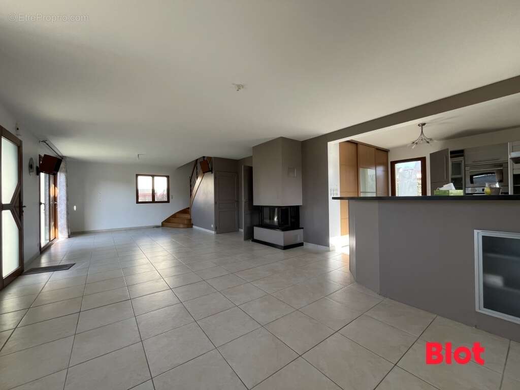 Maison à BAIN-DE-BRETAGNE