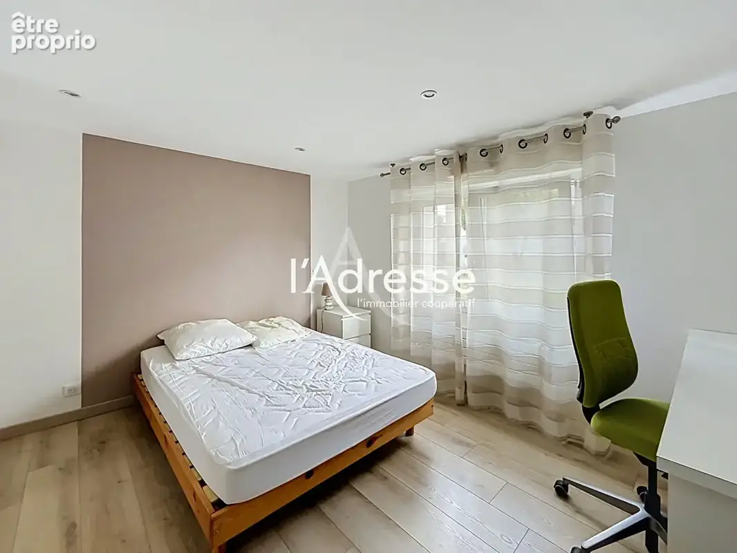 SAINT-AVERTIN - Maison entièrement rénovée de 111m² avec 4 chambres et sous-sol aménagé - photo 7