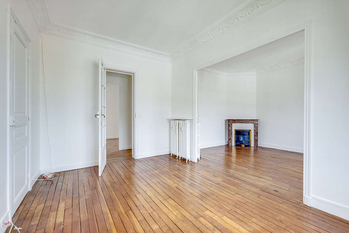 Appartement à PARIS-14E