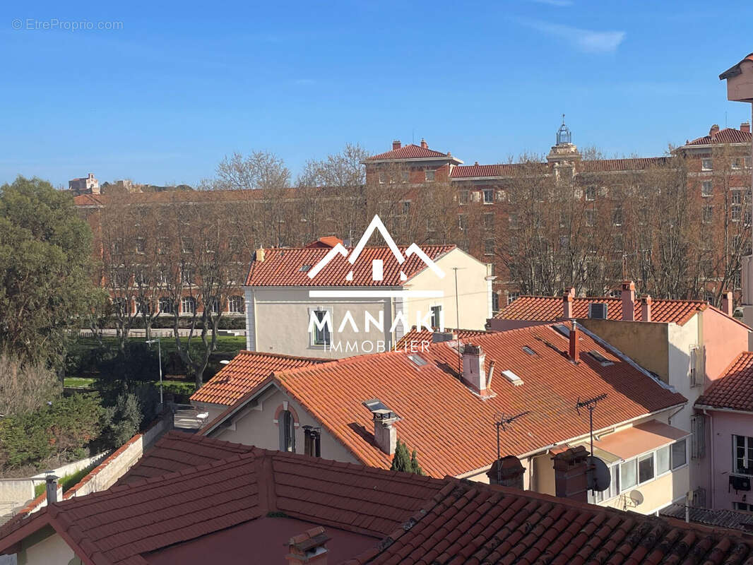 Vue sur le lycée Arago - Appartement à PERPIGNAN